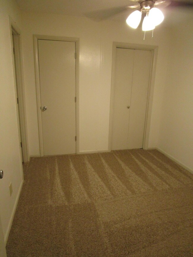 Building Photo - 6180 Circle Dr