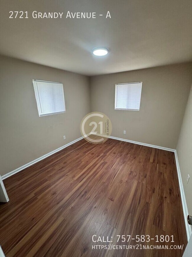 Building Photo - 2721 Grandy Ave