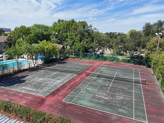 Building Photo - 10053 Westpark Dr