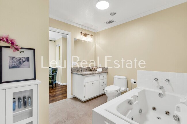 Building Photo - 6811 Beaver Pond Rd