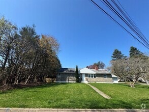 Building Photo - 71 Schiller Rd