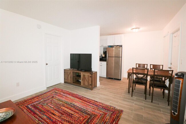 Building Photo - 3071 SW 27th Ave