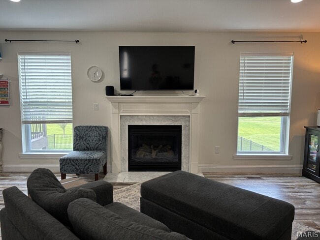 Building Photo - 2617 Lauren Lake Dr