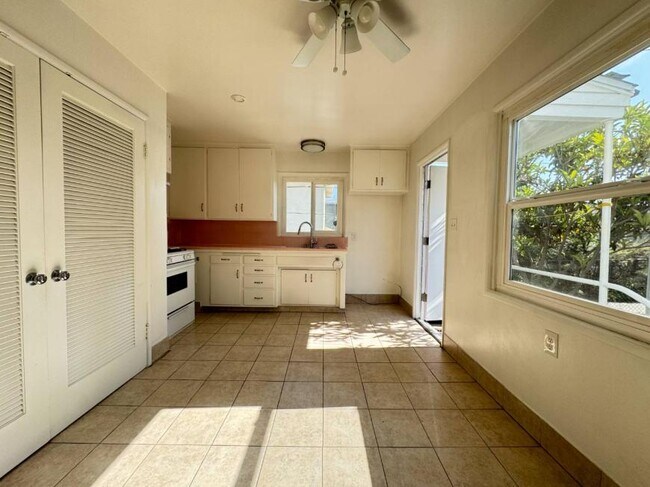 Building Photo - 2.0 bedroom in Pasadena California 91104