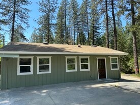 Building Photo - 12426 N Bloomfield Rd