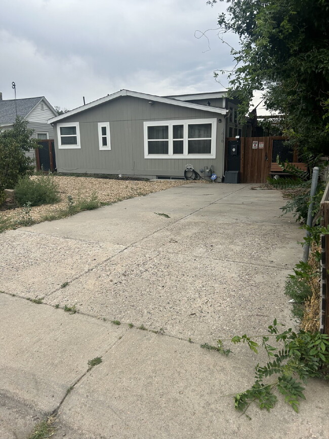 Building Photo - Available Now!
"Spacious 3-Bedroom Retreat...