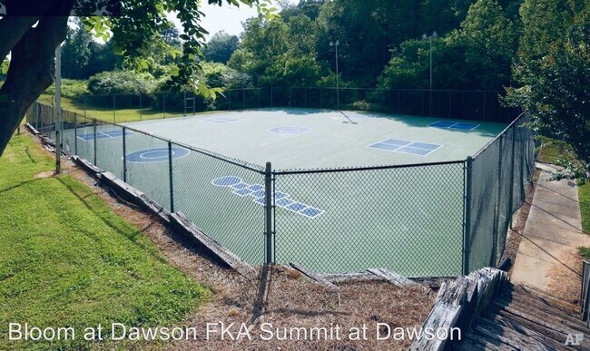 Building Photo - 1400 Chase Ln