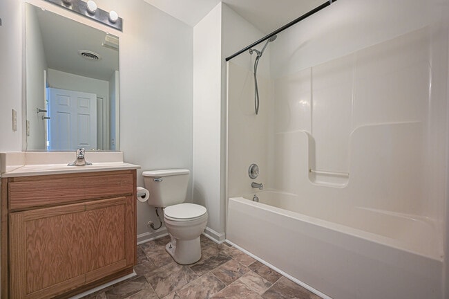 Building Photo - 438 Lorraine Dr