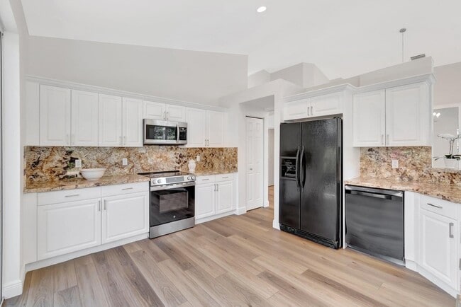 Building Photo - 7575 Doubleton Dr