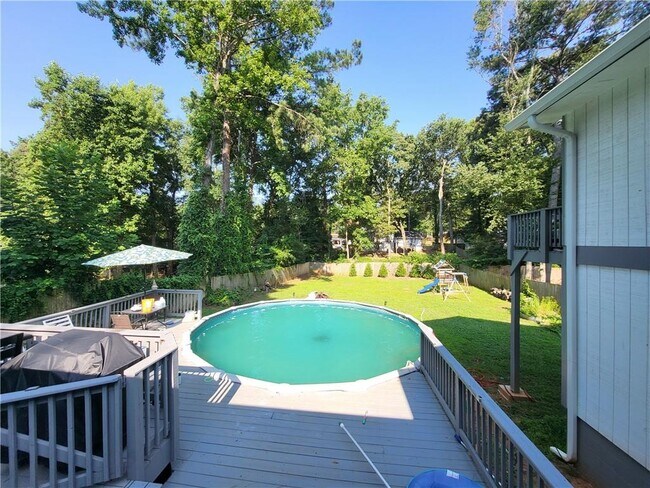 Building Photo - 6685 Hearth Ct