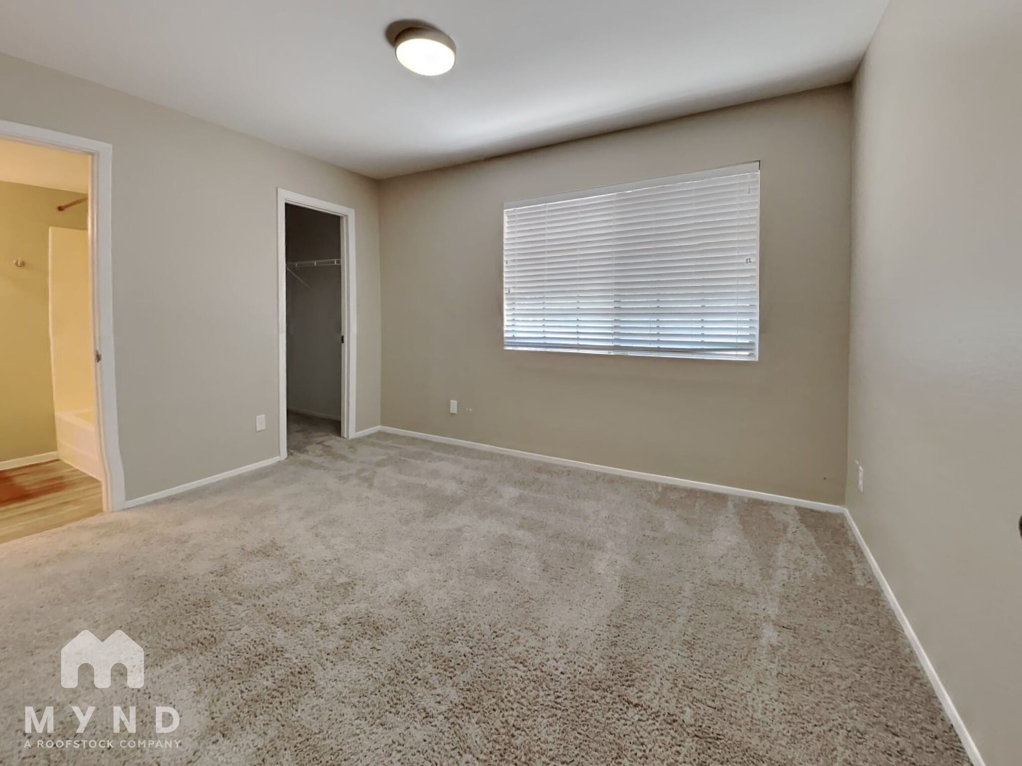 Building Photo - 1404 La Jolla Dr