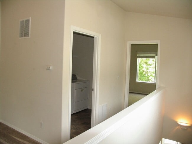 Building Photo - Great home in Aloha