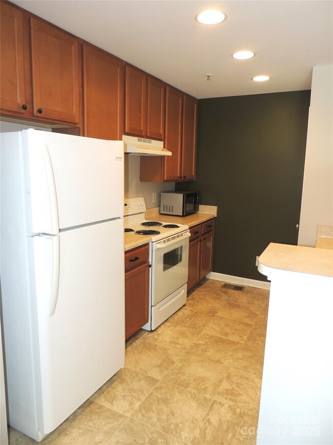Building Photo - 3953 Picasso Court