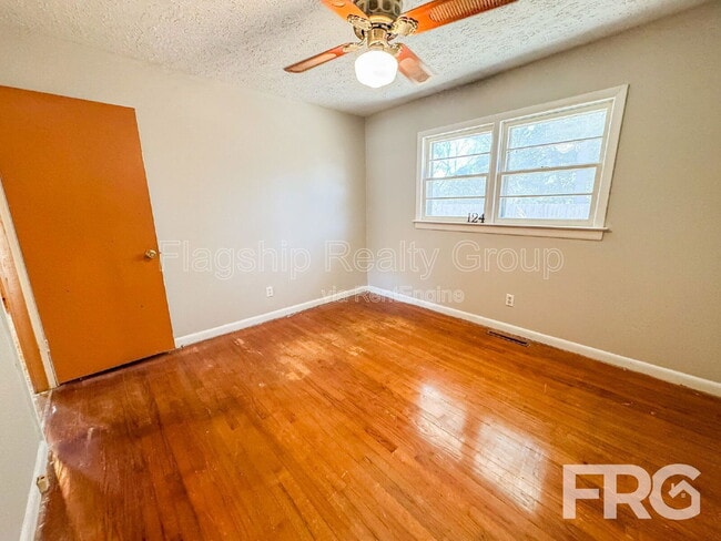 Building Photo - 124 Grant Dr