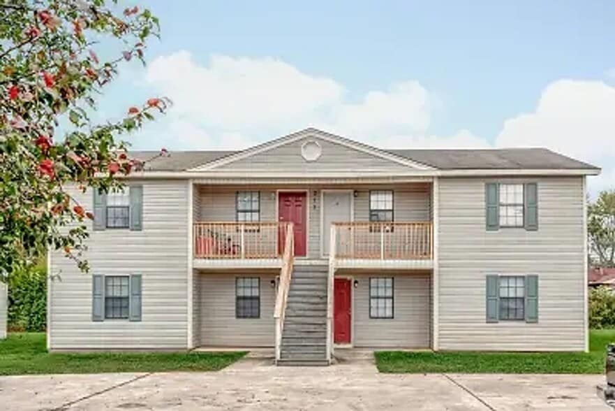 Building Photo - Greenbrier Apartments