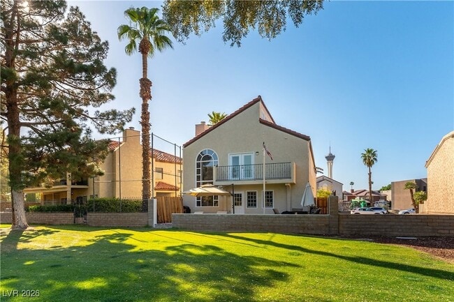 Building Photo - 2845 Queens Courtyard Dr