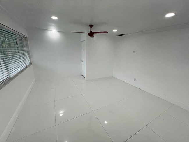 Building Photo - Beautiful 3 Bedroom Home in West Lauderhill