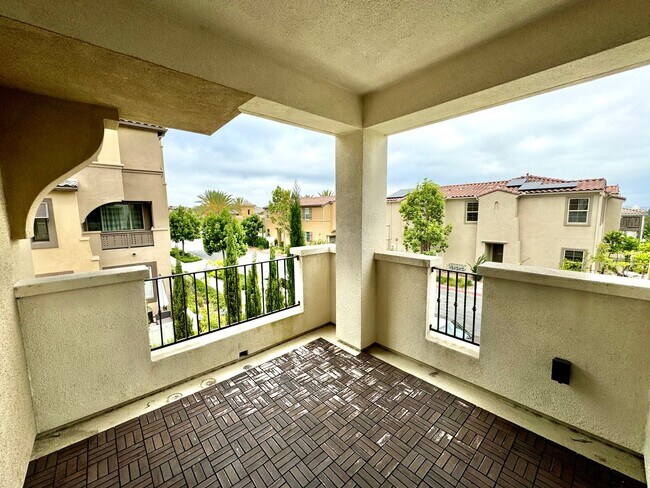 Building Photo - Spacious 4BD/3.5BA Townhome in Oceanside with Community Pool, 2-Car Garage & Covered Balcony