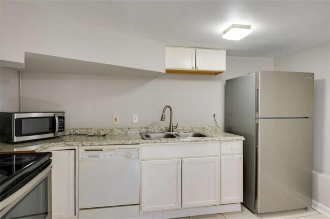 Building Photo - 1459 Hartford Ave SW