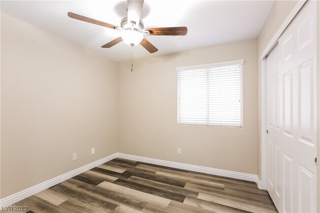 Building Photo - 10525 Silver Cholla Ct