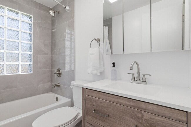 Building Photo - Furnished 10-Bedroom Single-Family Home in Buffalo