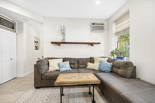 Building Photo - 54 MAGNOLIA Ave