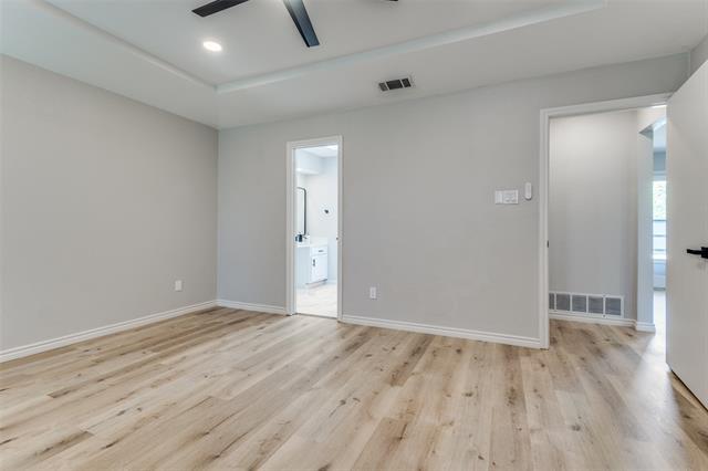 Building Photo - 900 Hillside Ln