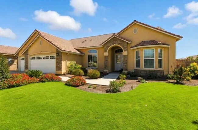 Building Photo - Beautiful Family Home