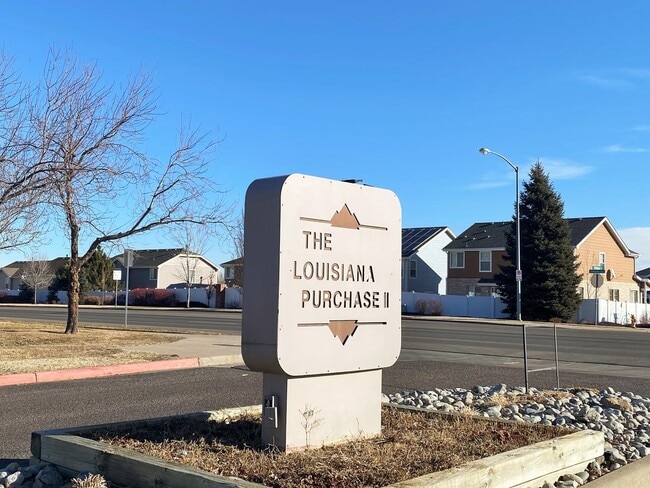 Building Photo - Like New 2 Bedroom Townhome In Louisiana P...