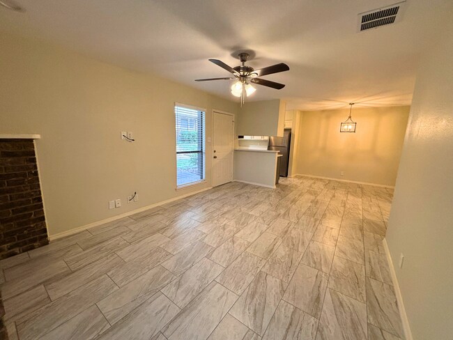 Building Photo - Move-In Special. ½ off the first full month's rent with a 12-month lease.
