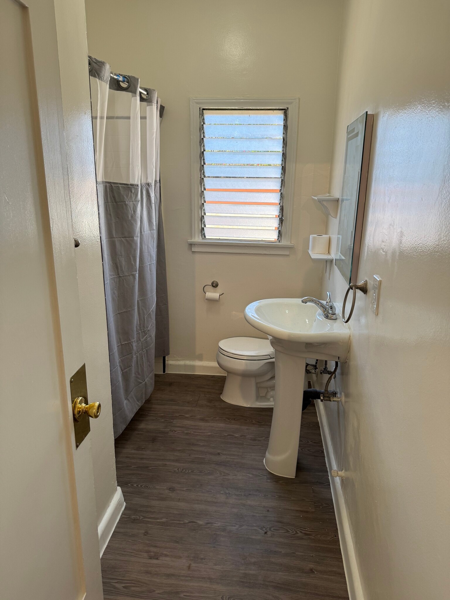 Bathroom - 1221 Stearns Dr