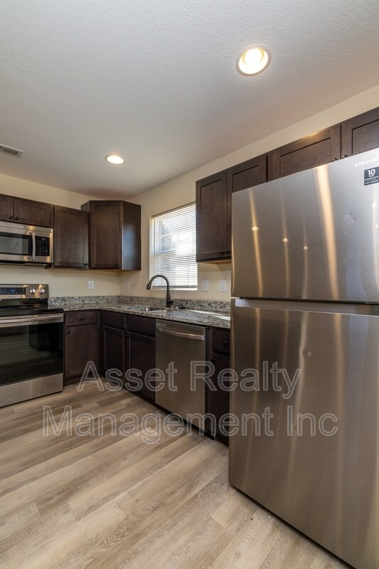 Building Photo - 932 Warrior Hill Dr