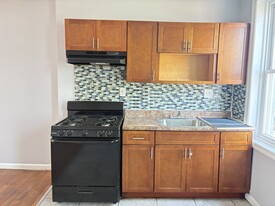 Building Photo - 224 3rd St