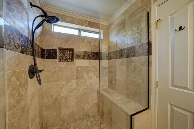 Building Photo - COMING SOON! Gorgeous Gilbert Home with Go...