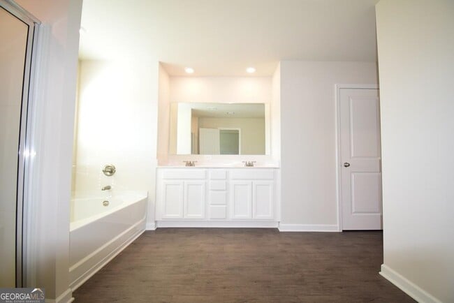 Building Photo - 82 Sepia Oak Dr