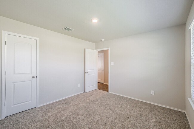 Building Photo - 14668 Blackbrush Mnr