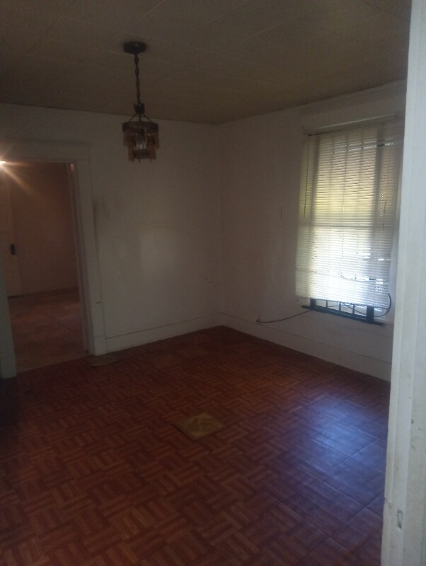 Building Photo - 374 Person