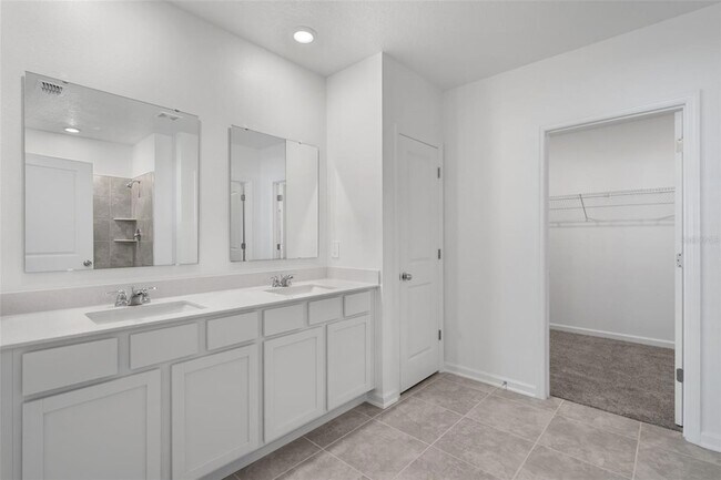 Building Photo - 4980 Worchester Dr