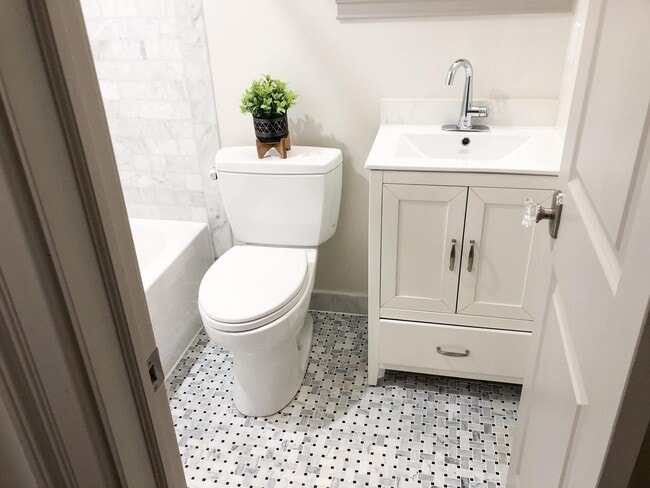 Building Photo - 1302 East Capitol St NE