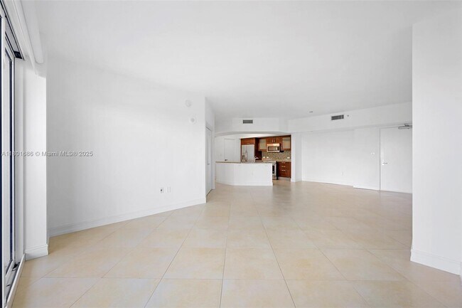 Building Photo - 20000 E Country Club Dr