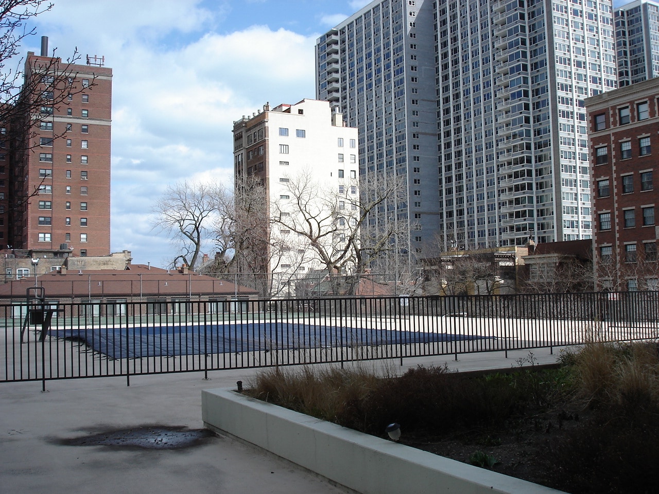 4343 Pool & Tennis Court - 4343 N CLARENDON Ave