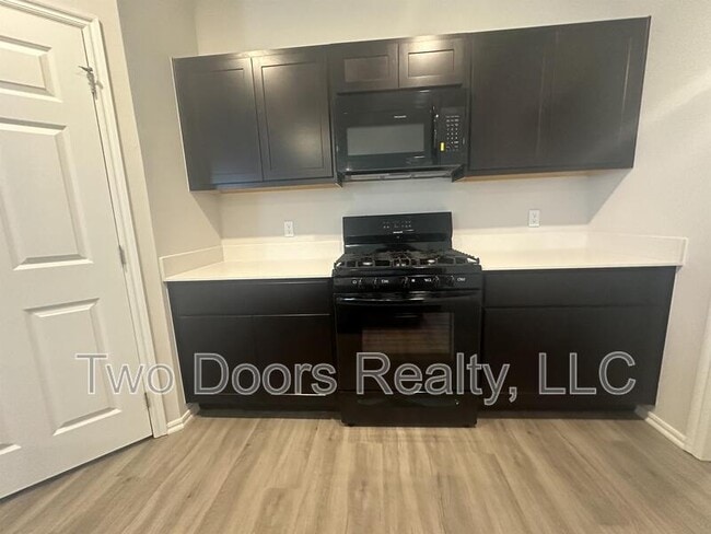 Building Photo - 1015 Ichabod Cir