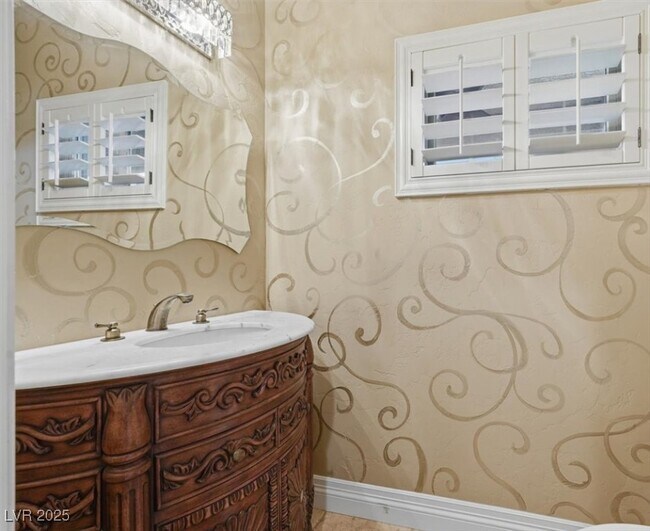 Building Photo - 8570 Country Home Cir