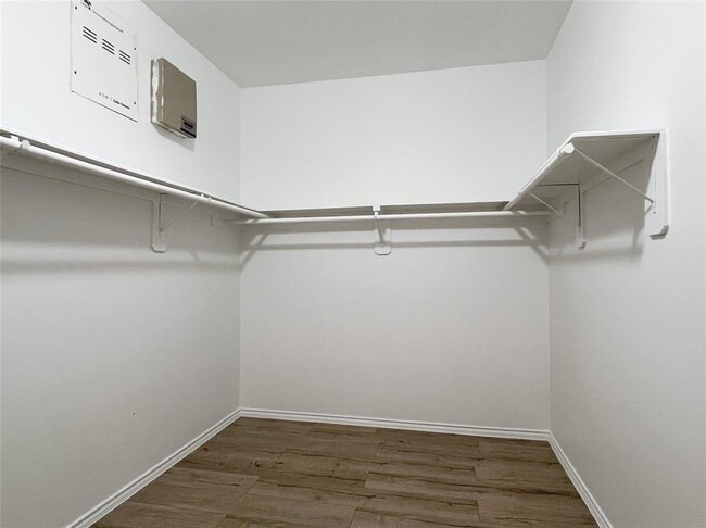 Building Photo - 20847 Cottage Cove Ln