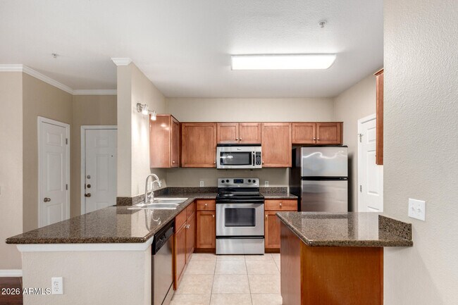 Building Photo - 5345 E Van Buren St