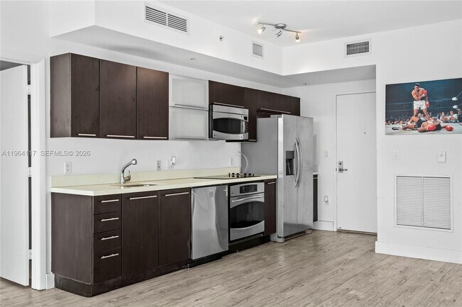 Building Photo - 90 SW 3rd St