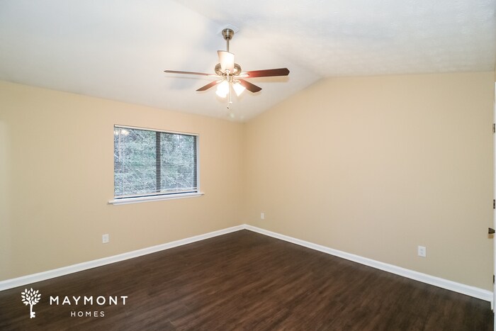 Building Photo - 2624 Laurel View Dr