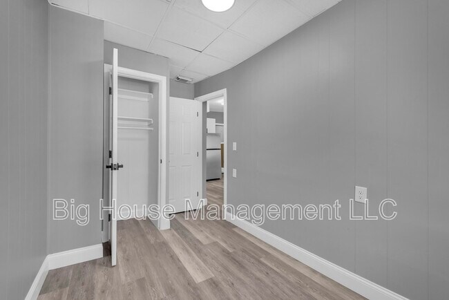 Building Photo - 1725 Hollins St