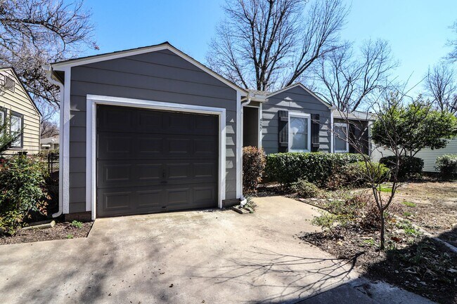 Building Photo - Cozy Bungalow in Brookside area, close to shopping for grocery, coffee shops, restaurants and muc...