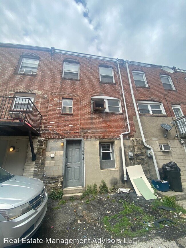 Building Photo - 3 br, 1 bath House - 7068 Clover Lane